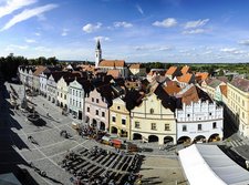 Pohled z radniční věže na Masarykovo náměstí